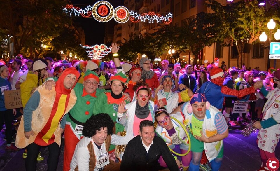 La San Silvestre concentra a miles de personas en el centro de Alicante para celebrar que se termina el año con ejercicio