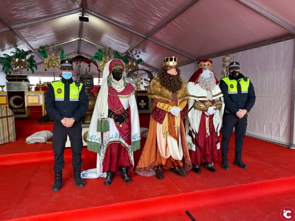 La Policía Local impone la noche de Reyes 21 denuncias por no usar mascarilla e incumplir el toque de queda y disuelve cinco fiestas en viviendas en Alicante