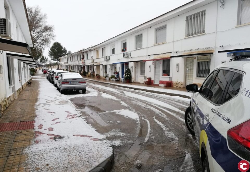 Policía Local refuerza efectivos y patrullas ante la situación de emergencias por nieve