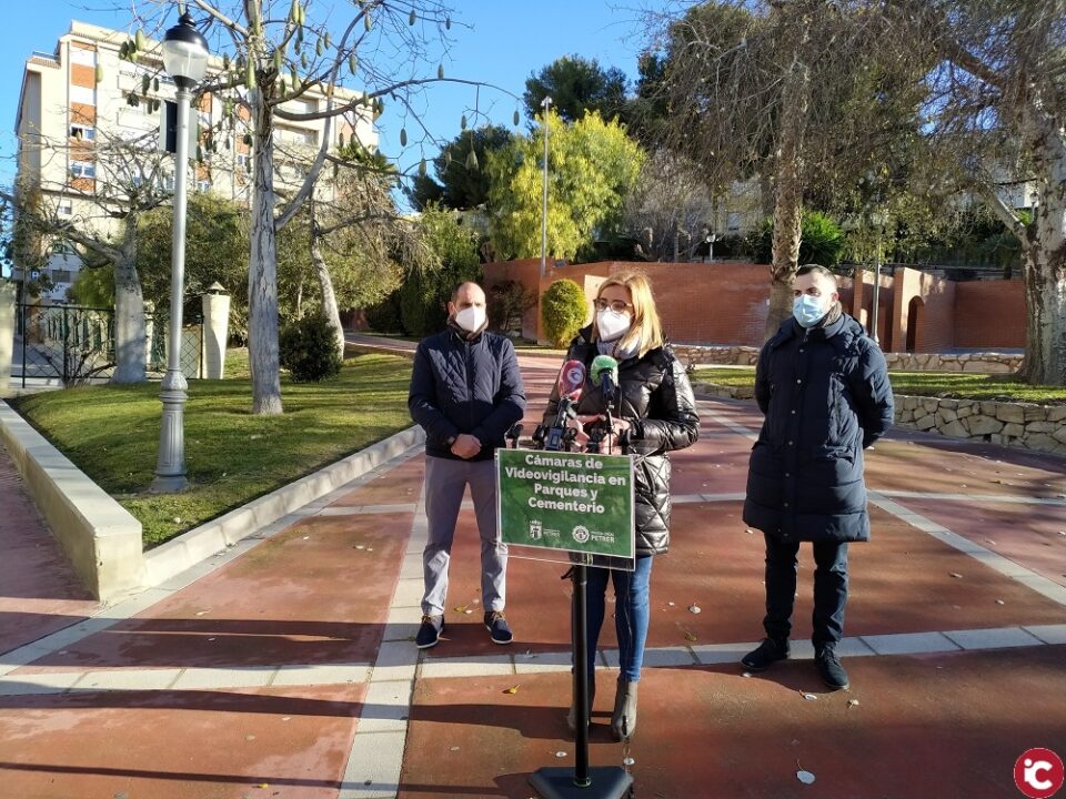 Petrer instala 13 cámaras de vigilancia en los dos parques municipales y el cementerio para mejorar la seguridad ciudadana