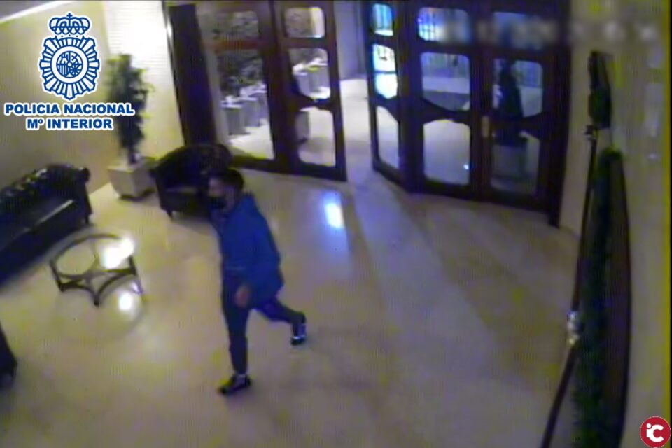La Policía Nacional detiene a una persona que robó con violencia