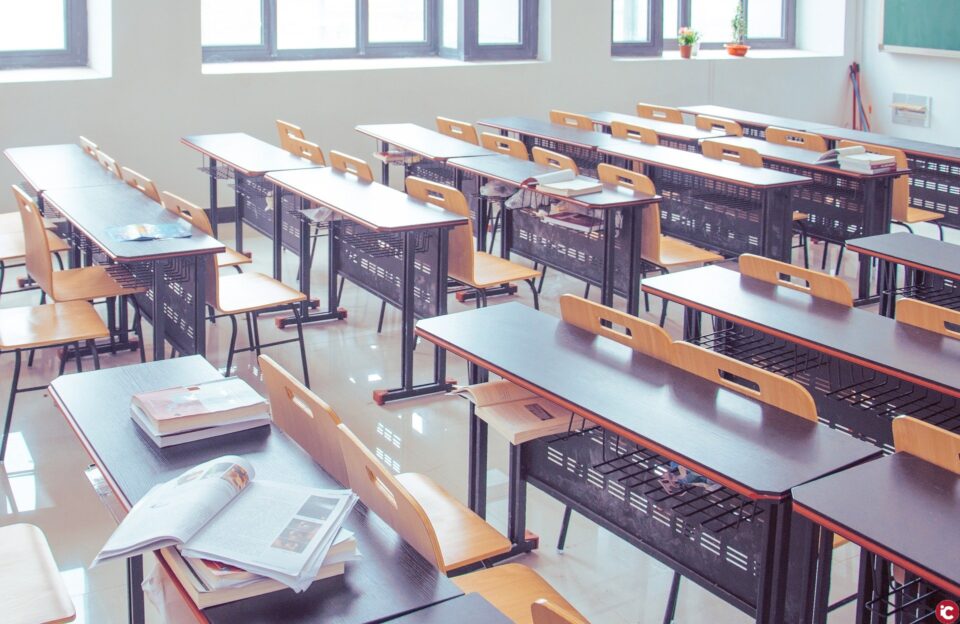 CSIF exige a Marzà reforzar la calefacción de las aulas con estufas y bombas de calor e instalar purificadores HEPA