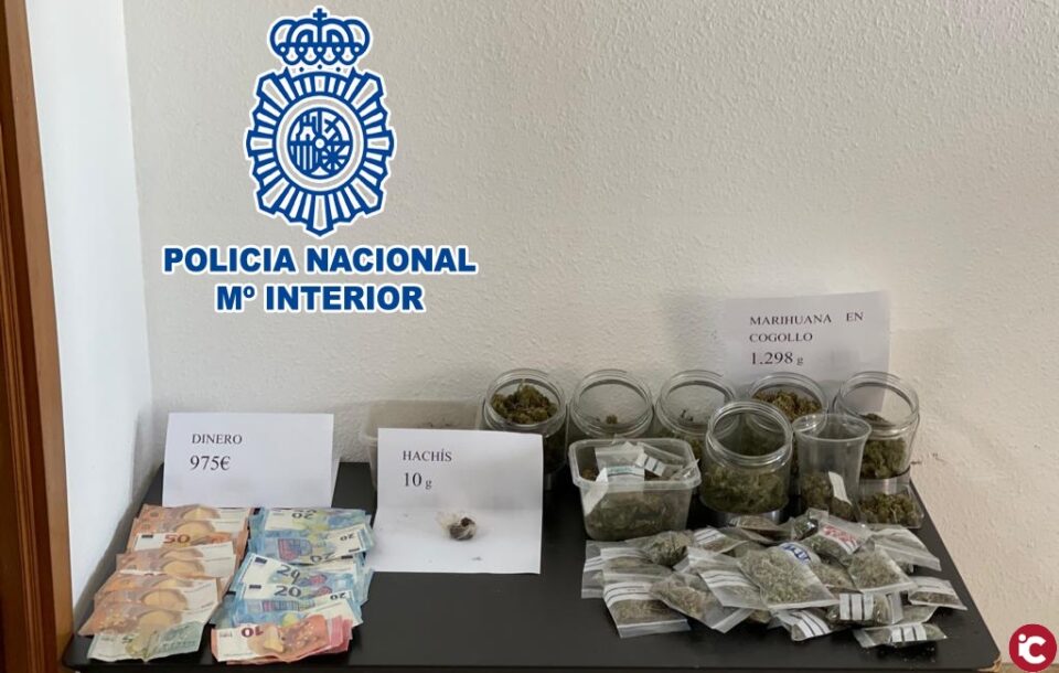 La Policía Nacional ha detenido a cuatro personas y ha desmantelado tres puntos negros de venta de marihuana en Dénia