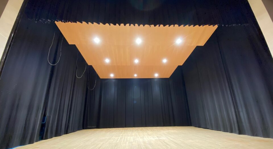 L'Ajuntament de Cocentaina finalitza la instal·lació d'una conxa acústica al Centre Cultural El Teular