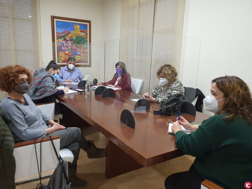 La Concejalía de Educación solicita a Conselleria reforzar las titulaciones de los centros de FP de Villena