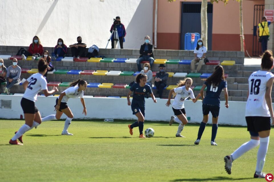 Primer partido del año con público en el campo de fútbol Las Fuentes