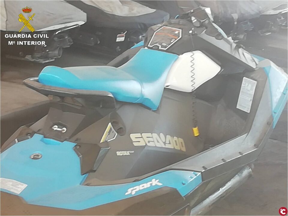 La Guardia Civil recupera en Alicante una moto de agua sustraída en Reino Unido