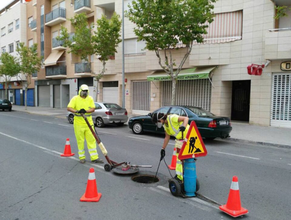 Sanidad refuerza contra las plagas de cucarachas y ratas