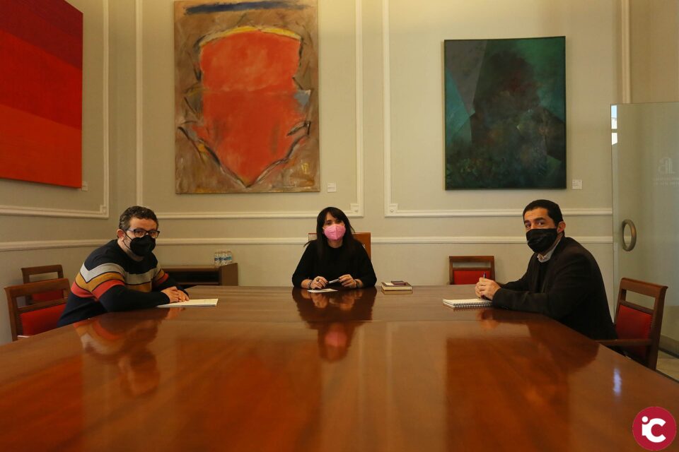 Cultura compromete 370.000 euros para desarrollar una nueva línea de ayudas para los artistas de Hogueras y Fallas