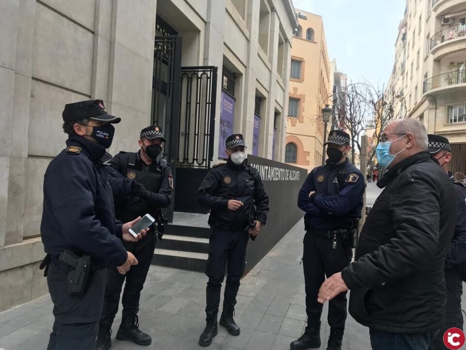 La Policía Local impone 104 denuncias por no llevar mascarillas