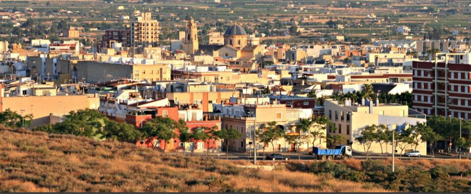 Aspe supera la barrera de 21.000 habitantes