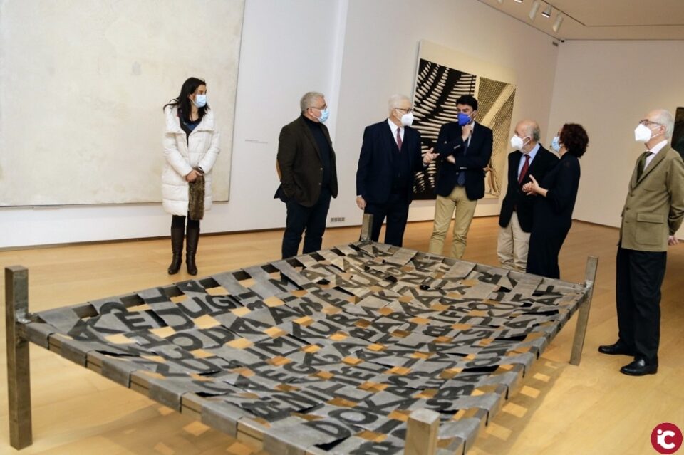 El Ayuntamiento de Alicante y Fundación Mediterráneo renuevan el convenio de depósito de la Colección de Arte Contemporáneo y presentan en el MACA la nueva exposición Con el tiempo 3