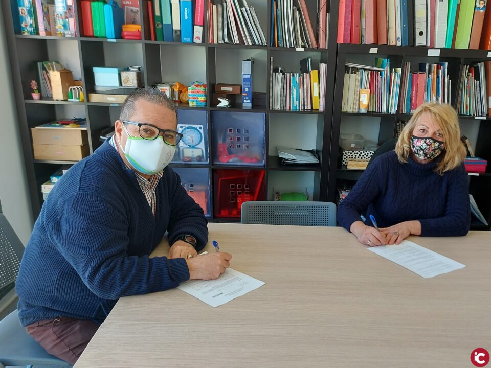 Firma de acuerdo entre Sense Barreres y Funredis