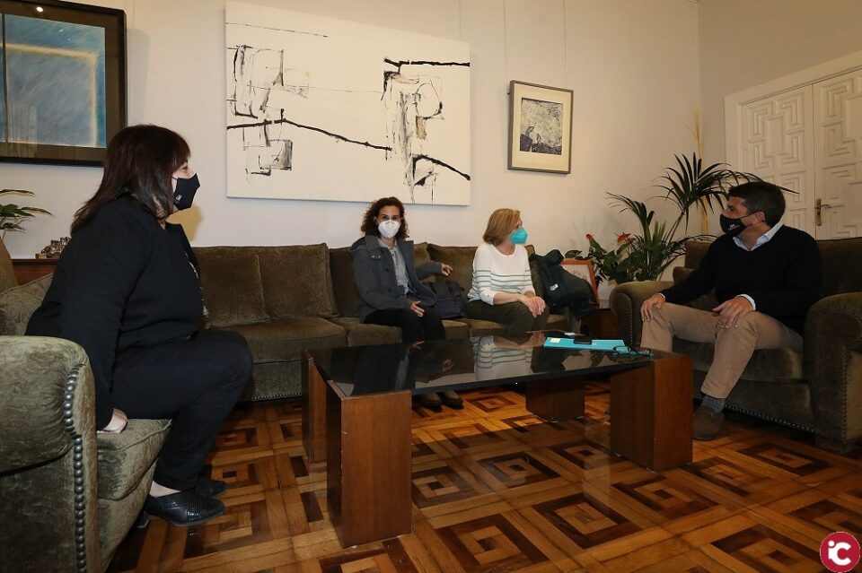 Mazón: Casa Oberta realiza una labor impagable en la reinserción de jóvenes en riesgo de exclusión social