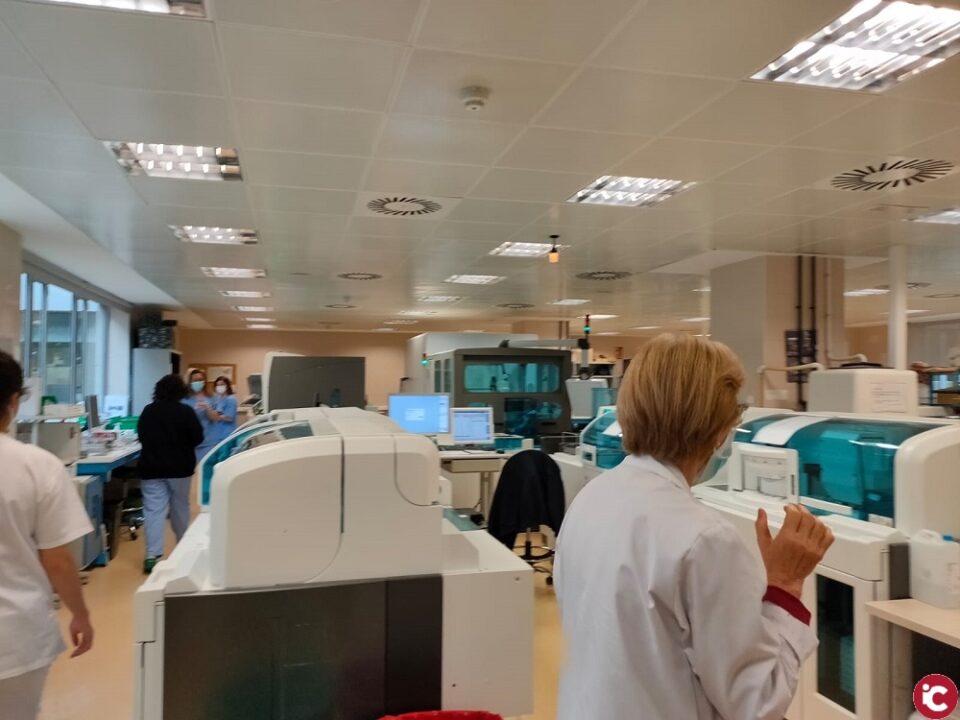 El Hospital de Elda renueva totalmente los equipos de su laboratorio