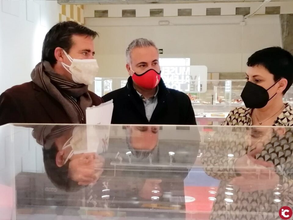 El Director General de Turismo visita Ibi con motivo del 30º Aniversario del Museo del Juguete