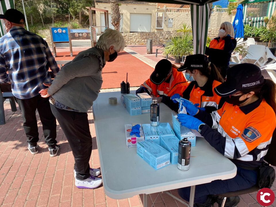 El segundo reparto masivo y gratuito de mascarillas empieza en la Plaza Don Carlos