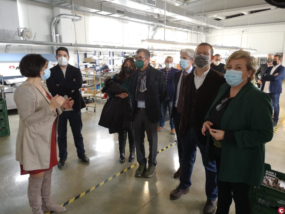 (PPCV). El PPCV pide que el Gobierno incluya al sector del calzado en las ayudas por el Covid