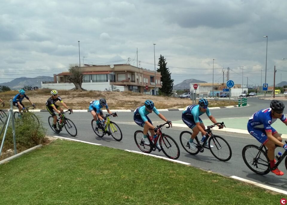 LA VUELTA A LA COMUNIDAD VALENCIANA PASA POR ASPE - Esta edición no se ha podido contar con aficionados en las salidas