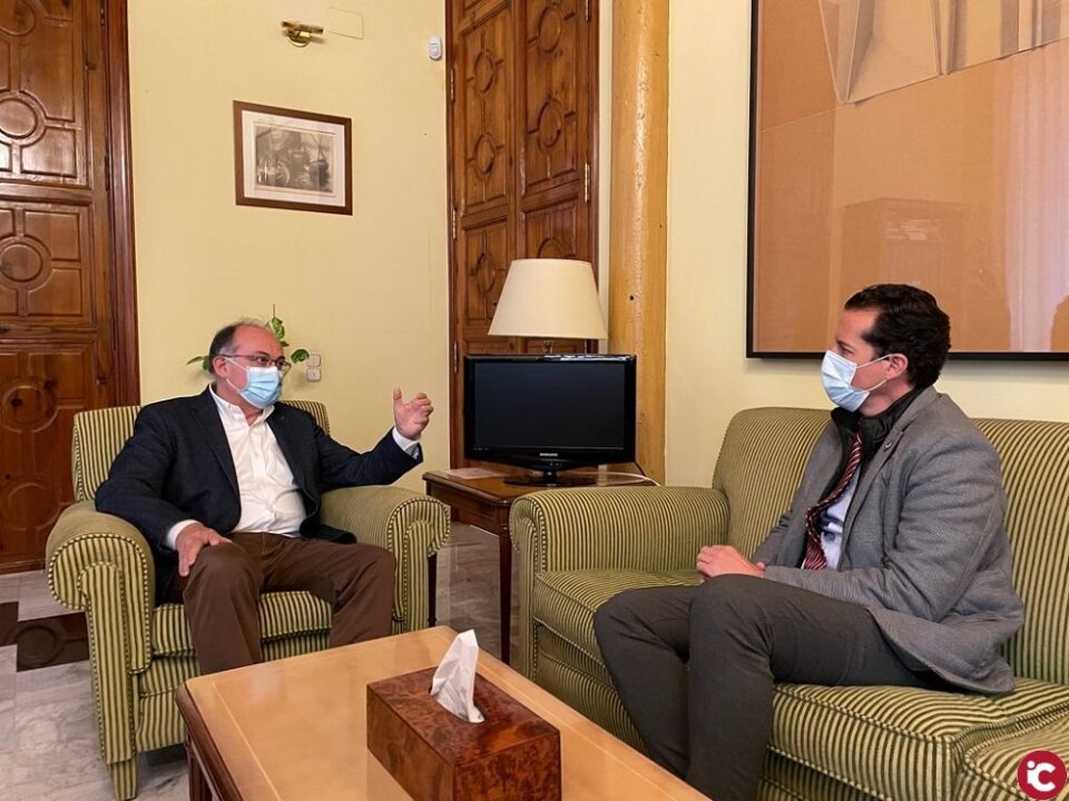 Rubén Alfaro se reúne con el secretario autonómico para la UE para coordinar planes de actuación ante la amenaza de EE UU de subir los aranceles al calzado