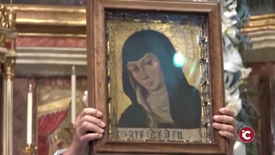 Hui Cocentaina sha vestit de festa per a viure un dia 18 dabril històric i extraordinari.