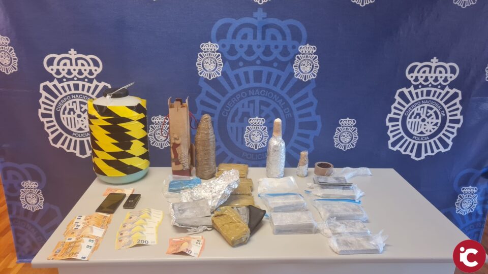 La Policía Nacional ha detenido a un hombre por estafar 153.000 euros a un empresario por el método "wash - wash"