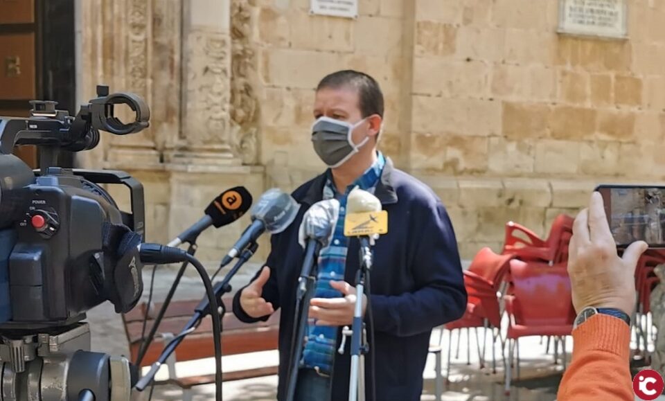 (PP Aspe): El PP exige al alcalde que explique por qué la consellera le acusa de mentir sobre la compra de la carpa