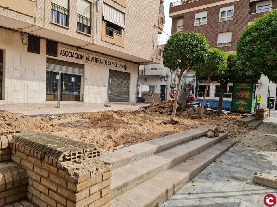 El Ayuntamiento de Elda inicia la remodelación de la plaza de la calle Maximiliano García Soriano como punto de partida del Plan Elda Renace