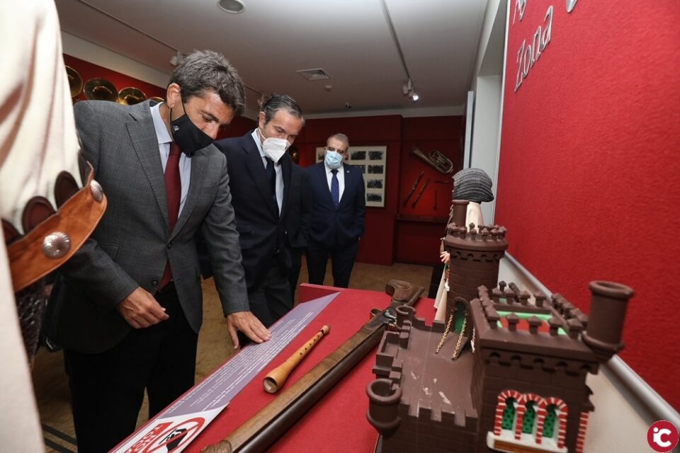 Mazón visita en Alcoi Casal de Sant Jordi