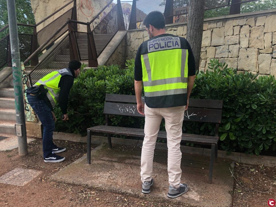 La Policía Nacional ha detenido a trece personas acusadas de delito de odio por una brutal agresión homófoba a un joven debido a su condición sexual