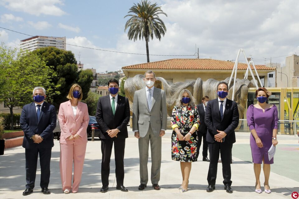 Felipe VI asiste a la entrega del Premio Princesa de Girona