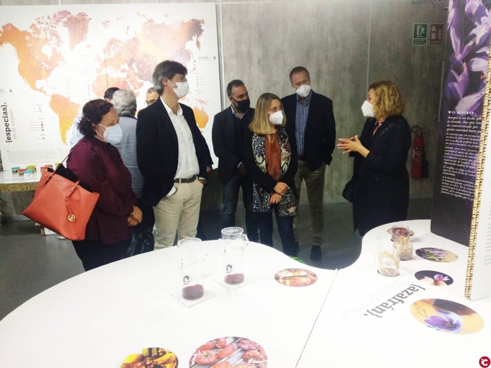 El Museo de la Biodiversidad de Ibi acoge la exposición Universo del sabor organizada por la Cátedra Carmencita de la Universidad de Alicante