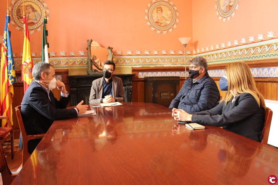 Novelda estudia fórmulas para mejorar la gestión de los polígonos industriales