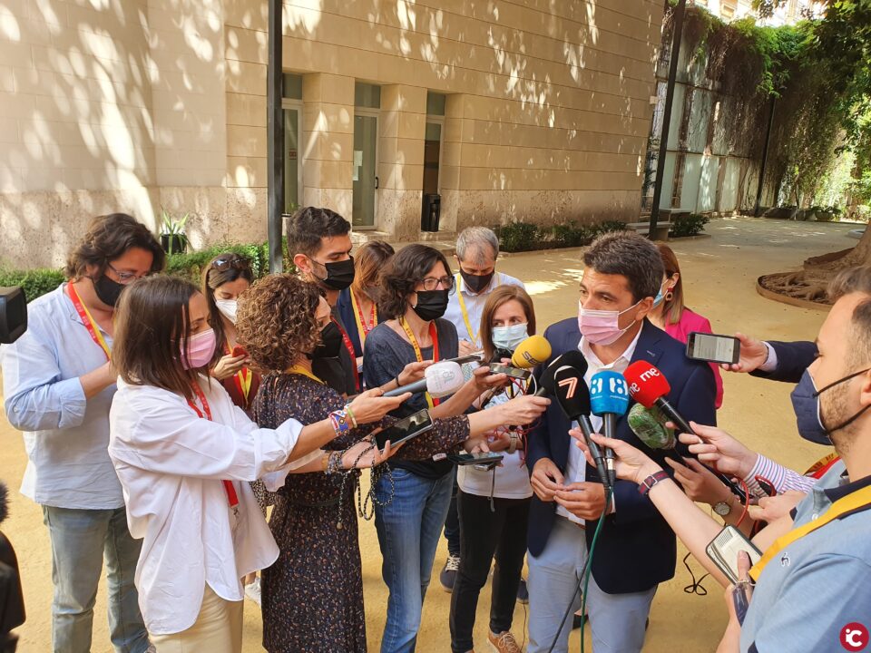 Mazón defiende en Les Corts las ayudas de la Diputación a los municipios frente a la imposición del Consell