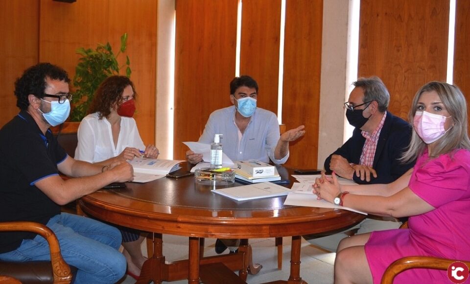 El Ayuntamiento de Alicante suspende las Hogueras de 2021 tras la encuesta de la Federació de Fogueres que se decanta por la cancelación de las Fiestas