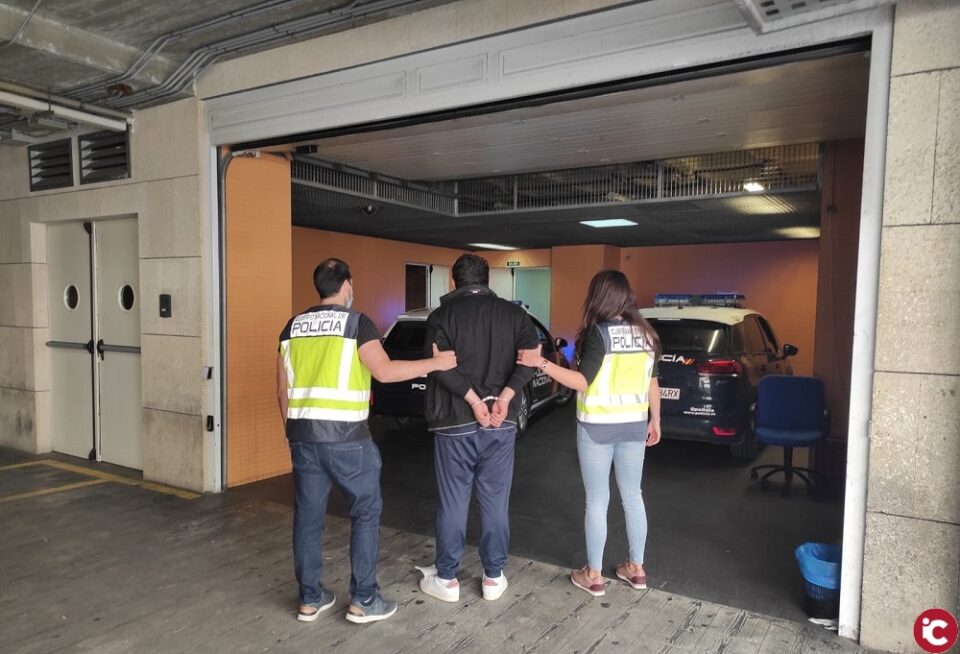 La Policía Nacional detiene a dos personas por sustraer joyas valoradas en 60.000 euros y estafar en varias joyerías de la provincia de Alicante