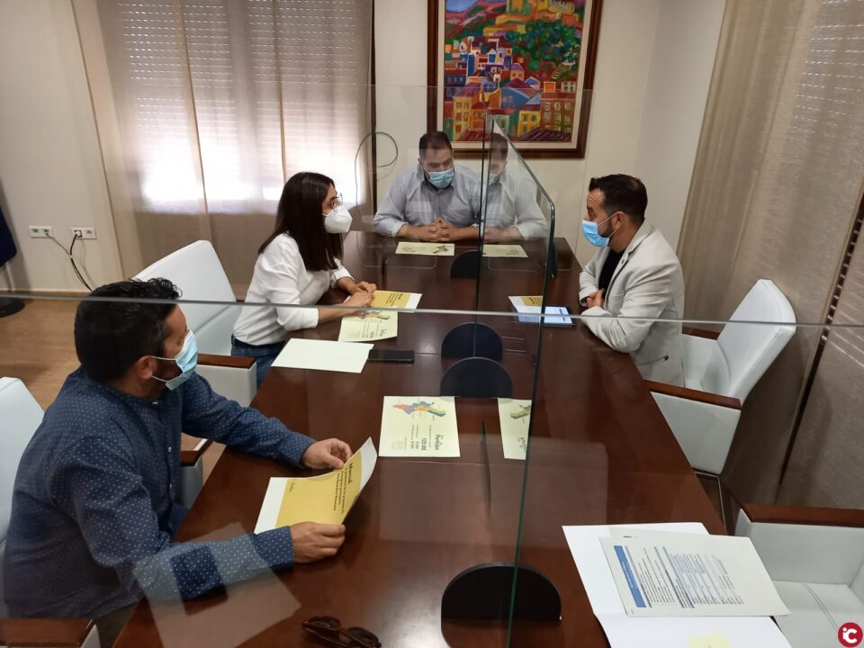 El Secretario Autonómico presenta los presupuestos participativos del Consell al equipo de Gobierno de Villena