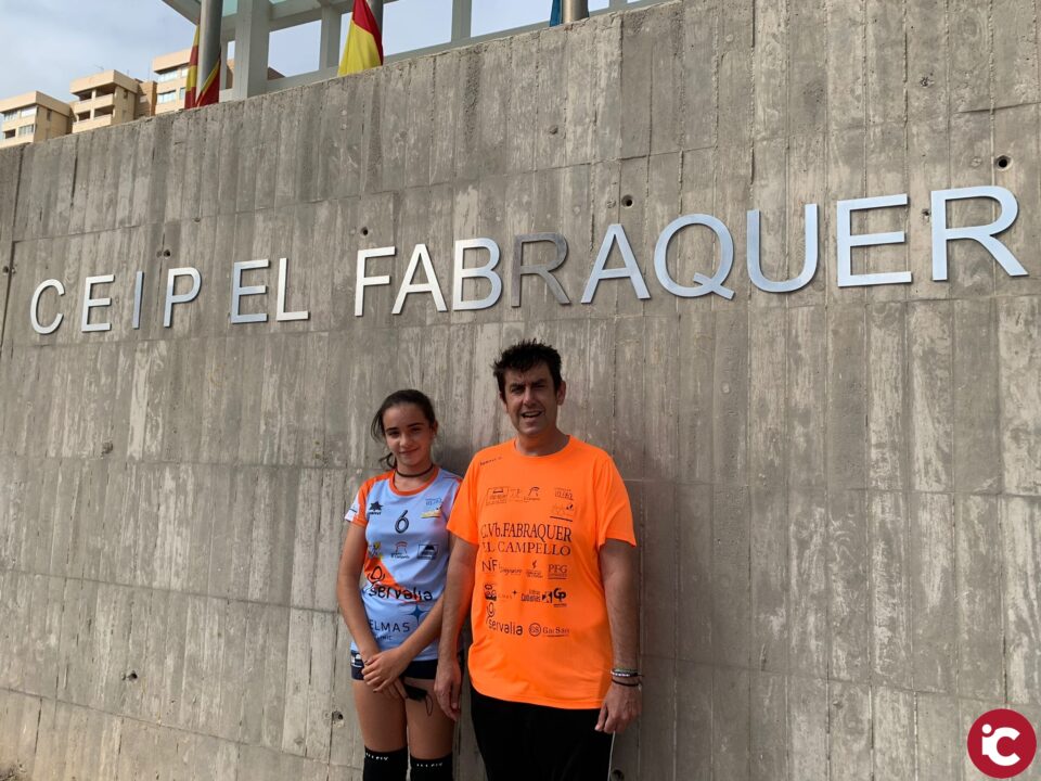Dos jóvenes del Club Voleibol Fabraquer