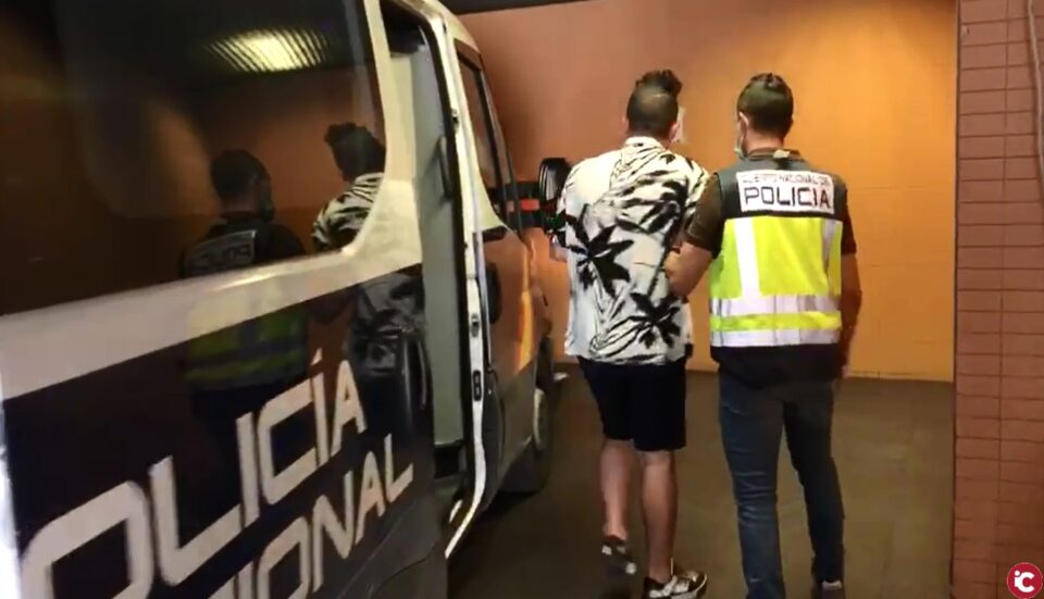 La Policía Nacional ha desarticulado dos grupos criminales dedicados a la producción y distribución de sustancias estupefacientes enfrentados entre sí por una compra venta fallida de una gran cantidad de marihuana