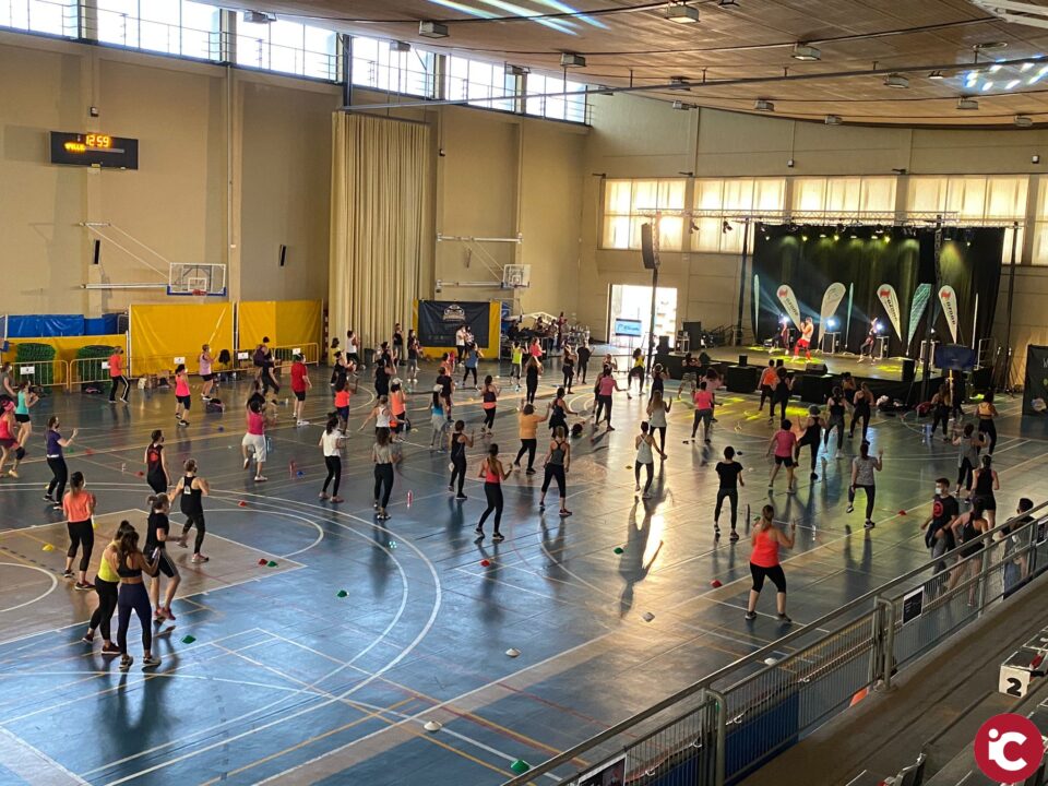 El dj Javi Boss impulsa el ritmo y pone el broche final a dos jornadas de El Campello Fitness