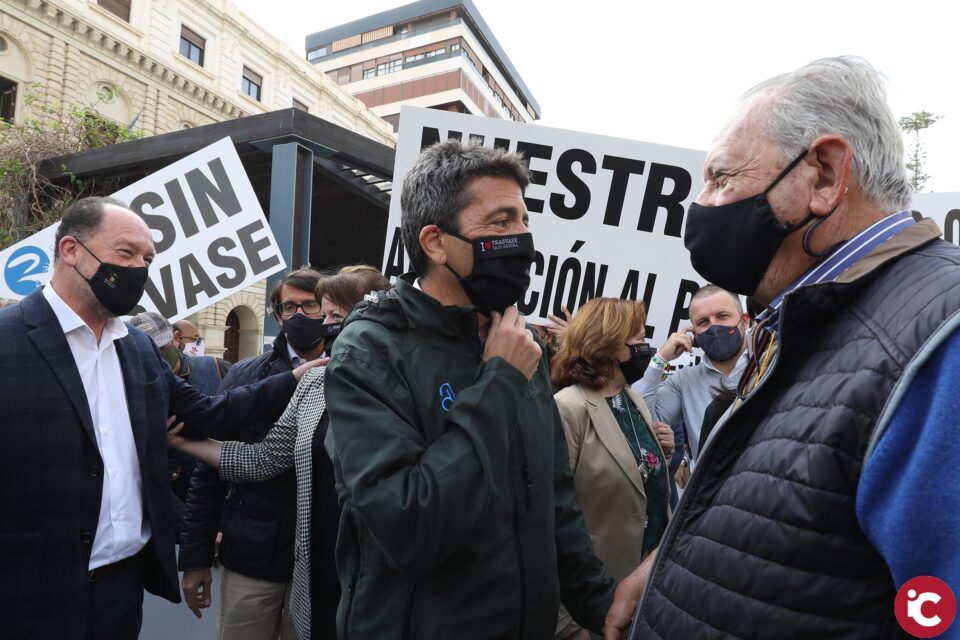 Mazón: El trasvase hay que defenderlo todos los días y no solo buscar la foto detrás de una pancarta