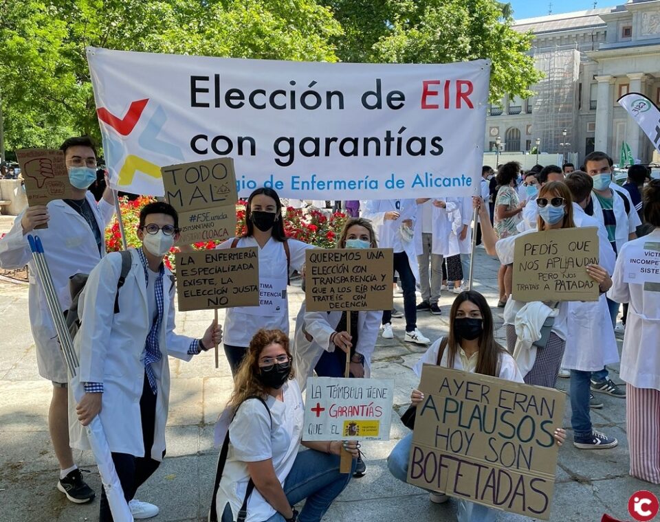 El Colegio de Enfermería de Alicante ha facilitado el desplazamiento gratuito a la protesta contra el sistema de adjudicación de plazas EIR celebrada en Madrid