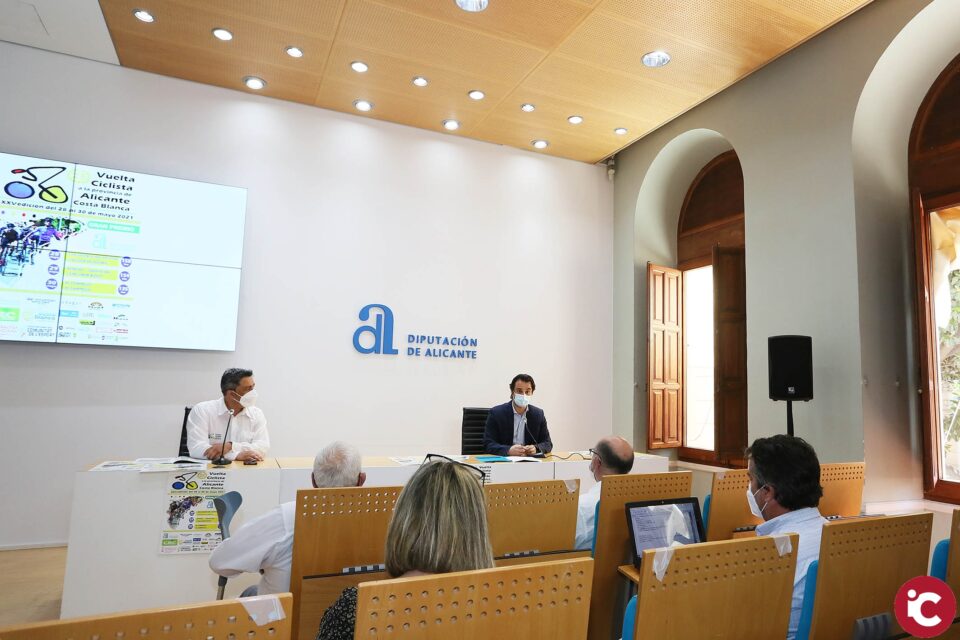 La Vuelta Ciclista a la Provincia 'Costa Blanca' llega este fin de semana de la mano de la Diputación