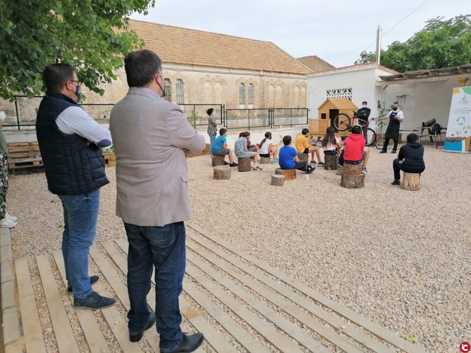 El Consorcio CREA realiza un taller de reparación de bicicletas en Camp de Mirra
