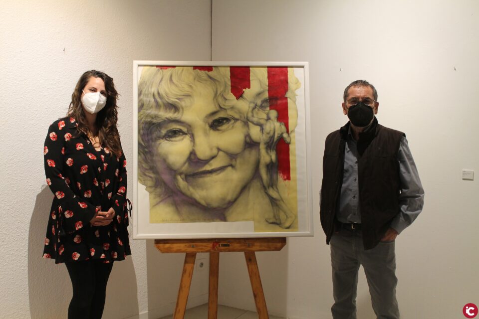 Joan Castejón dona al Ayuntamiento el retrato de la poetisa Isabel-Clara Simó