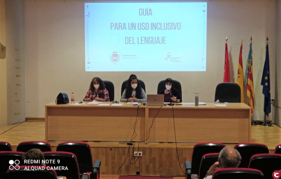 El Ayuntamiento de Elda presenta la Guía de Lenguaje Inclusivo durante una sesión formativa dirigida al tejido asociativo de Elda