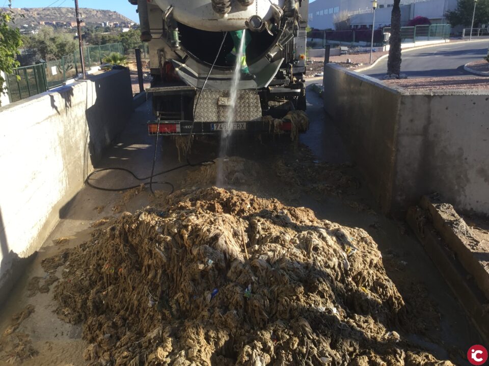 Petrer pone en marcha la campaña "Basta de diminutivos" para concienciar sobre los efectos del mal uso del váter