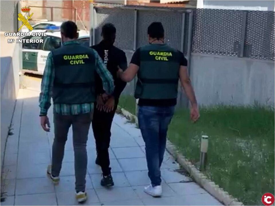 La Guardia Civil detiene a ocho personas por la presunta autoría de 48 delitos de estafa