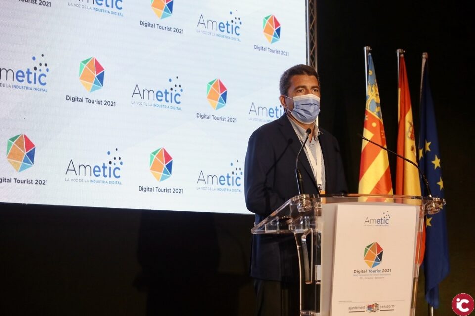 Mazón aboga por recuperar la presencialidad turística en la inauguración del foro Digital Tourist de Benidorm
