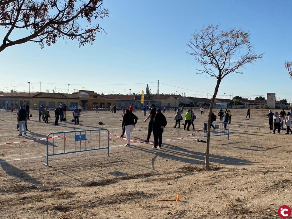 Un total de 124 tripletas comienzan el domingo en El Campello la liga provincial de petanca